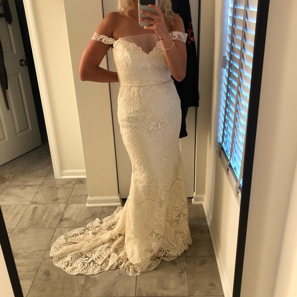 Tara Lauren Wedding Dress - Picture 5 of 5